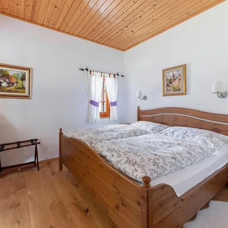 krevet i doručak Hisa Ojstrica 3*