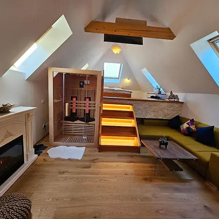 Bed & Breakfast Hisa Ojstrica 3*